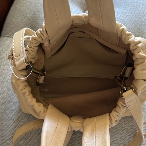 NWT Madewell The Piazza Crossbody In Butter Scone Rare - Picture 9 of 9